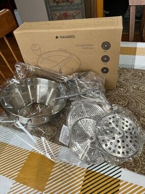 NEW Navaris Food Mill - Stainless Steel Food Mill With 3 Grinding Discs